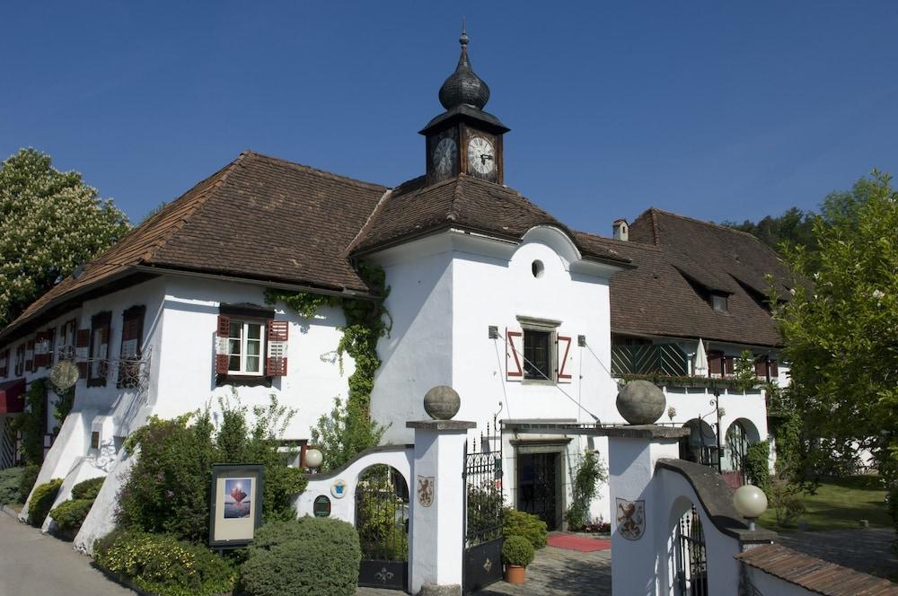 Hotel Schloss Leonstain Portschach am Woerthersee Exterior foto