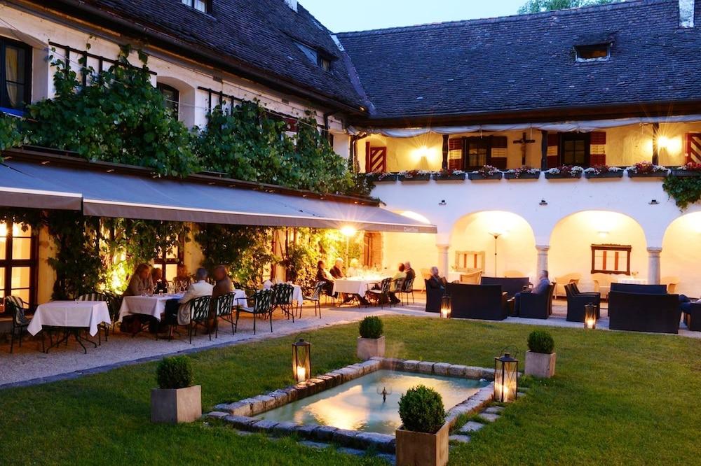 Hotel Schloss Leonstain Portschach am Woerthersee Exterior foto