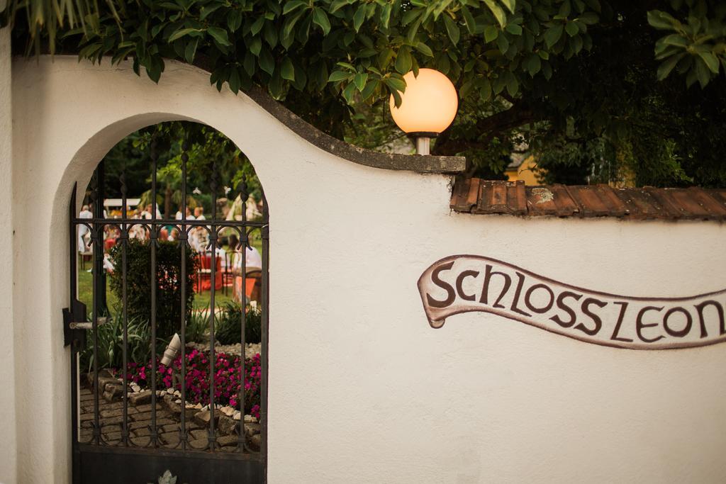 Hotel Schloss Leonstain Portschach am Woerthersee Exterior foto