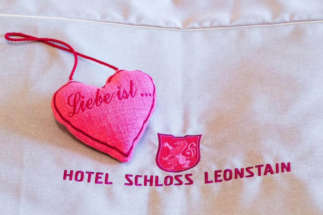 Hotel Schloss Leonstain Portschach am Woerthersee Exterior foto