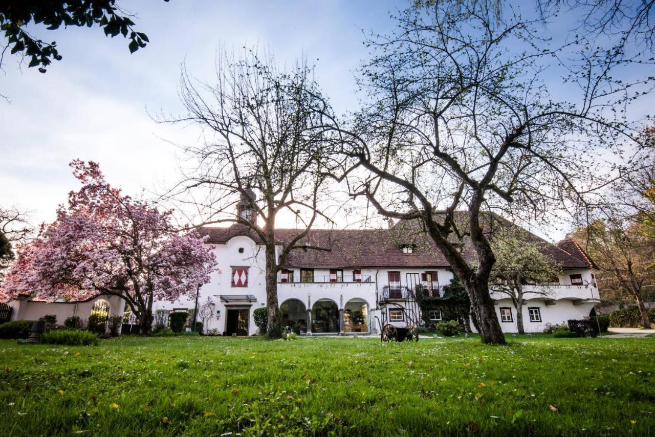 Hotel Schloss Leonstain Portschach am Woerthersee Exterior foto